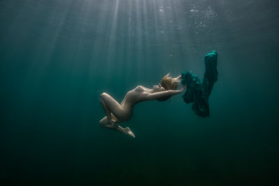 Emerald / Nude  photography by Photographer Stephan Ernst ★1 | STRKNG