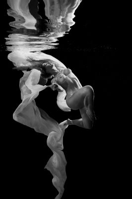 Melusine / Nude  photography by Photographer Stephan Ernst ★1 | STRKNG