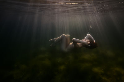 Akt im See / Nude  Fotografie von Fotograf Stephan Ernst ★1 | STRKNG