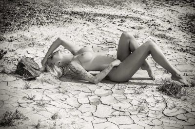 Desert / Nude  photography by Photographer Bernd Manthey | STRKNG