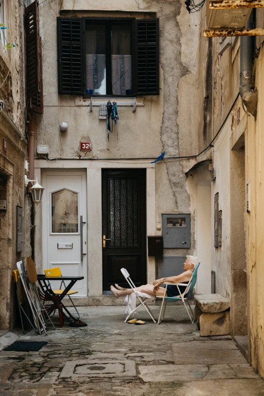 Siesta - &copy; Tomáš Hudolin | Street