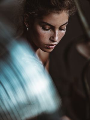 Perrine / Portrait  Fotografie von Fotograf Michael Falkner | STRKNG