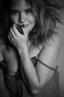 Freya / Portrait  photography by Photographer wohlertfotografie ★6 | STRKNG