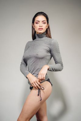 Aylen - Studio / Mode / Beauty  Fotografie von Model Aylen Hervaz ★7 | STRKNG
