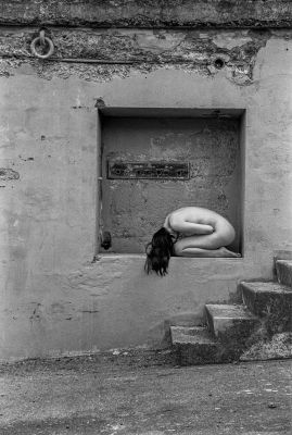 Fort Concrete / Nude  Fotografie von Fotograf Dietmar Walther ★2 | STRKNG