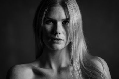 Naya / Menschen  Fotografie von Fotograf Jürgen Kremer ★2 | STRKNG