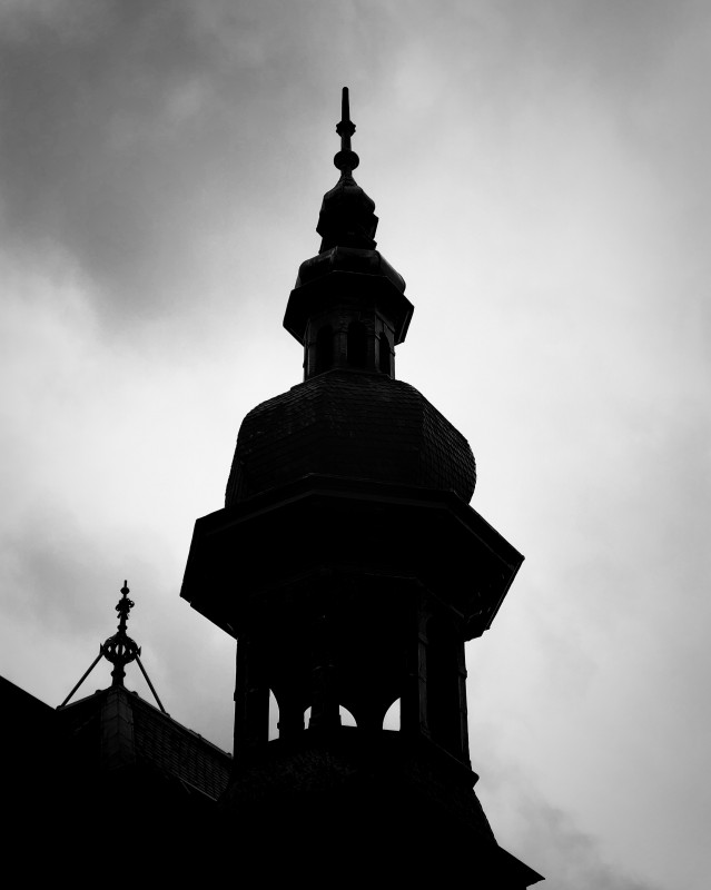 Delft Station - &copy; Tjeerd van der Heeft | Black and White