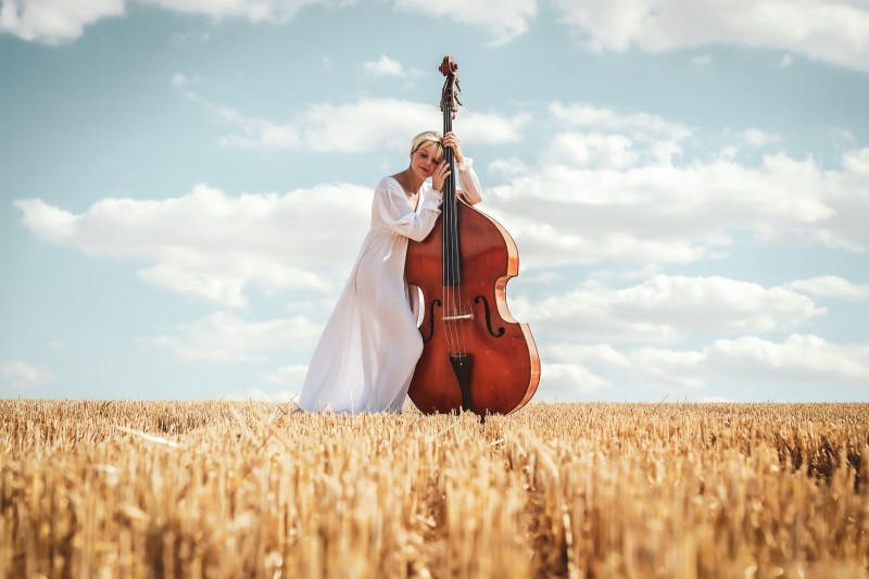 Wer seine Träume gefunden hat, spielt die eigene Melodie des Lebens... - &copy; Jacky-fotos | People