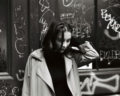 Lisa 2020 / Menschen  Fotografie von Fotograf Frank Buttenbender ★4 | STRKNG