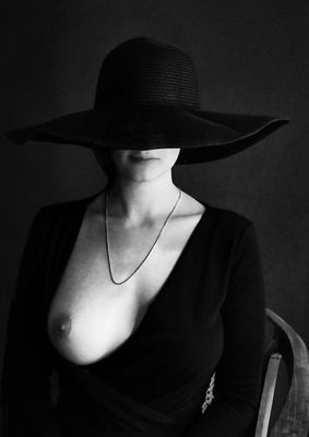 - The chaine - / Nude  Fotografie von Fotograf Peter Pape ★7 | STRKNG