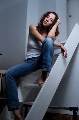 Julya on the staircase / Menschen  Fotografie von Fotograf ingohampe | STRKNG