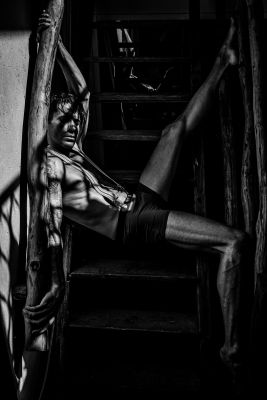 stairs / Kreativ  Fotografie von Fotografin pure male photography ★4 | STRKNG