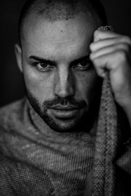 look / Portrait  Fotografie von Fotografin pure male photography ★3 | STRKNG