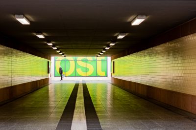 Neulich in der Unterführung / Street  photography by Photographer Uwe Leininger ★2 | STRKNG