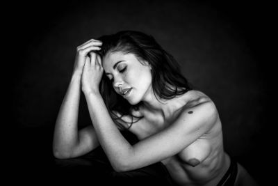 Greta Mathilda 2 / Nude  Fotografie von Fotograf Jürgen Bode ★3 | STRKNG