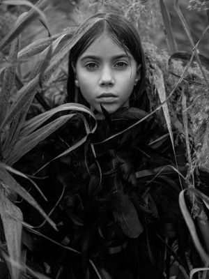 Vivien / Portrait  photography by Photographer Me an Atheist (Krzysiek Śliwaq) ★2 | STRKNG