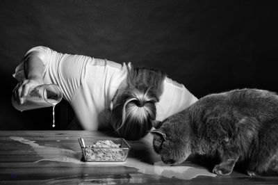 Kater Frühstück / Nude  Fotografie von Fotograf Der Niederauer ★3 | STRKNG