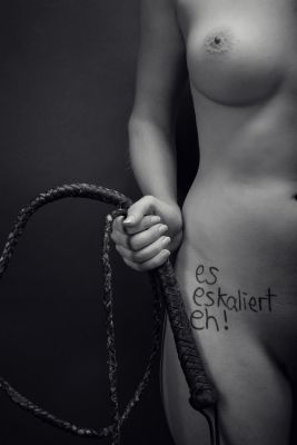 Es eskaliert eh / Nude  photography by Photographer Der Niederauer ★3 | STRKNG