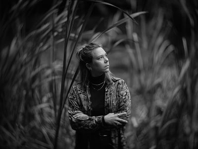 Johanna / Portrait  Fotografie von Fotograf Erik Schlicksbier ★4 | STRKNG