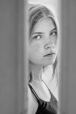 Ylva (15) / Portrait  Fotografie von Fotograf Erik Schlicksbier ★5 | STRKNG