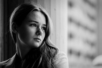 Liv / Portrait  photography by Photographer Erik Schlicksbier ★5 | STRKNG