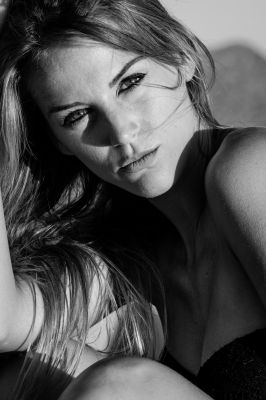 Esther / Portrait  photography by Photographer José Bringas ★4 | STRKNG