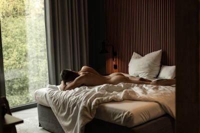 *in sich* / Nude  photography by Photographer Tatjana Dietrich | STRKNG