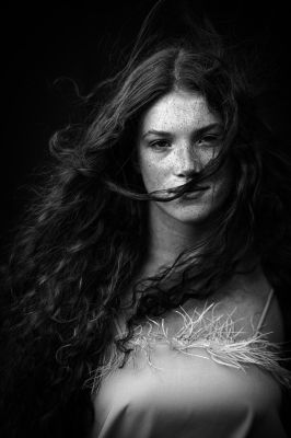 Klaudia in Black / Portrait  Fotografie von Fotograf Tadeusz Droszczak ★4 | STRKNG