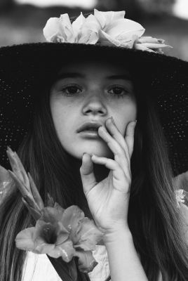 Amanda / Portrait  photography by Photographer Tadeusz Droszczak ★4 | STRKNG