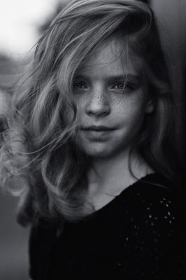 Wiktoria / Portrait  photography by Photographer Tadeusz Droszczak ★4 | STRKNG