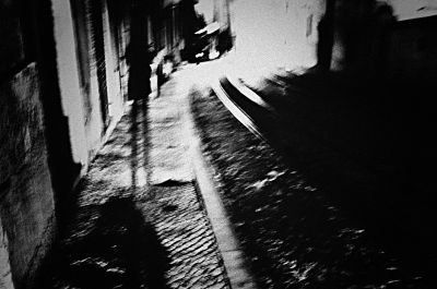 Lisbon noir - 'jamais vu / Lisbon' / Mood  photography by Photographer Lara Kantardjian ★5 | STRKNG