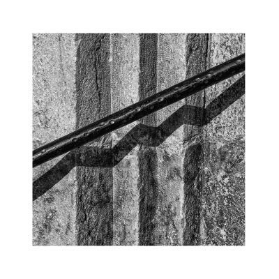 Zick Zack mit Geländer / Black and White  photography by Photographer Franz Hering | STRKNG