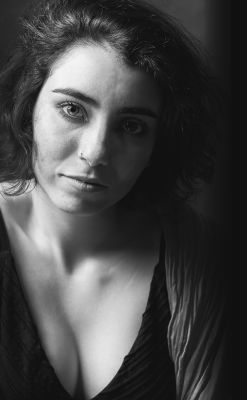 Amal / Portrait  photography by Photographer Michael Stapfer | STRKNG