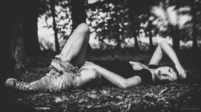 forest / Nude  Fotografie von Fotograf Dunkelbild ★4 | STRKNG