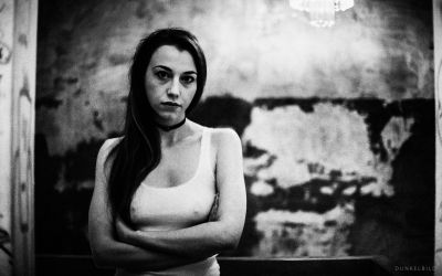 straight / Schwarz-weiss  Fotografie von Fotograf Dunkelbild ★3 | STRKNG