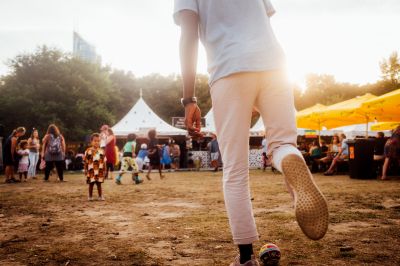 Africa Days II / Street  Fotografie von Fotograf Klemens Oezelt | STRKNG