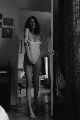 Charlotte / Portrait  photography by Photographer xavier ★2 | STRKNG