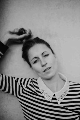 Melanie Schütze / Portrait  Fotografie von Fotografin Katrin Freund ★4 | STRKNG