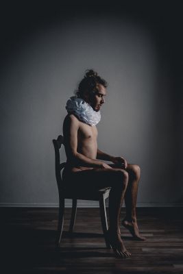 not a clown / Fine Art  Fotografie von Model Sebastian Löwe ★4 | STRKNG