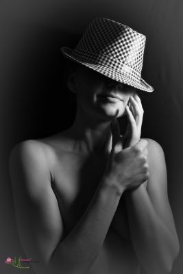 Das Geheime im Menschen. / Black and White  photography by Photographer Holger Reissner | STRKNG