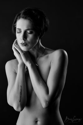 In sich ruhend / Schwarz-weiss  Fotografie von Fotograf BeLaPho ★16 | STRKNG