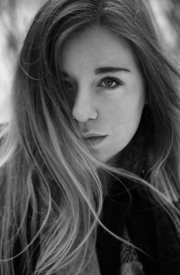 Snowy Day / Portrait  Fotografie von Fotografin Annalena Joschko ★1 | STRKNG