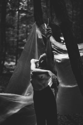 Im Wald / Menschen  Fotografie von Fotografin Annalena Joschko ★1 | STRKNG