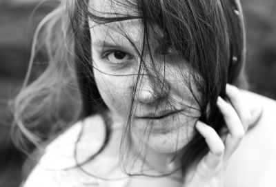 Selbstporträt / Portrait  Fotografie von Fotografin Annalena Joschko ★1 | STRKNG