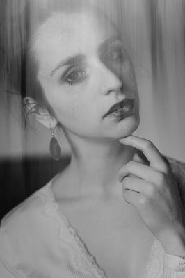 Emily / Portrait  photography by Photographer Christian A. Friedrich ★2 | STRKNG