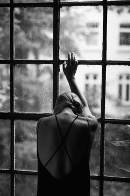 Kyra / Black and White  photography by Photographer Olaf Korbanek ★26 | STRKNG