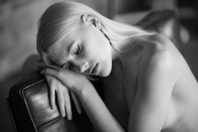 Tanya / Portrait  photography by Photographer Mauro ★6 | STRKNG