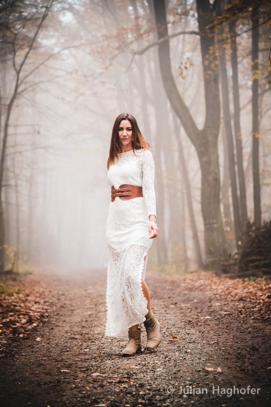 Nebel Wald - &copy; Julian Haghofer | Mode / Beauty