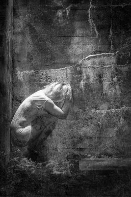 Broken / Conceptual  photography by Photographer Marcus Schmidt ★5 | STRKNG