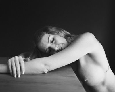 Thoughtful / Nude  photography by Photographer Max Sammet ★5 | STRKNG